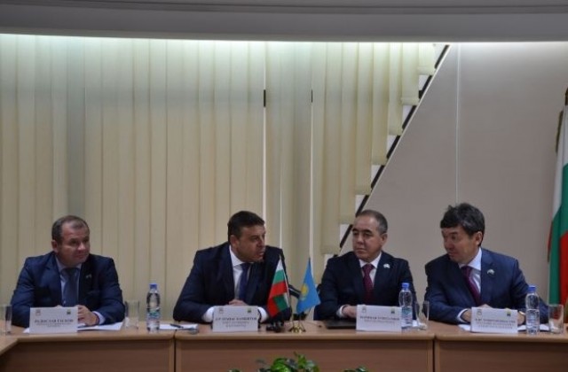 Кметовете на Благоевград и Уралск подписаха меморандум за сътрудничество