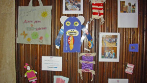 Откриха изложба на детски творби от екоматериали