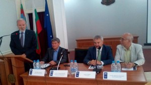 Доц Великов Ще работя за създаването на Регионален научен център