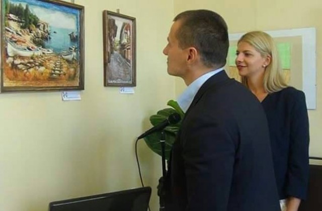Врачански учители подредиха изложба в София