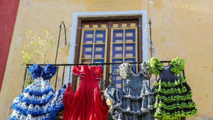 Отбелязват Деня на испанския език с музика книги ястия и