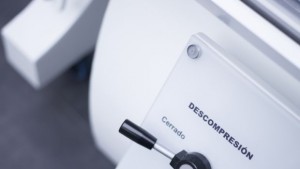 50 от децата с аутизъм проговарят след терапия в барокамера