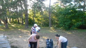 БСП Казанлък с акция да чисти паметниците на социализма