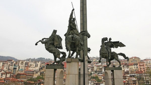 Стара къща рухна във В Търново