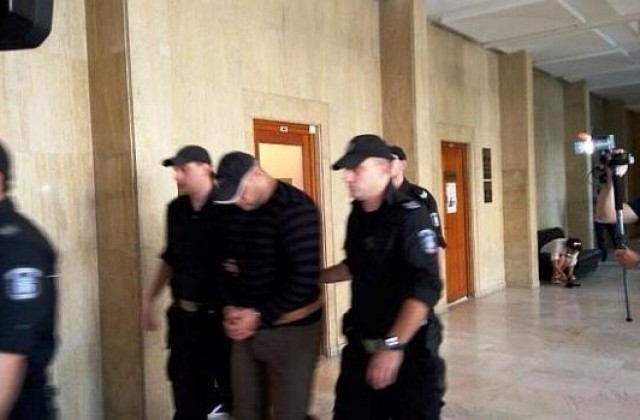 Изправиха пред съда Радослав Димитров от Плевен за стрелбата срещу Митьо Очите