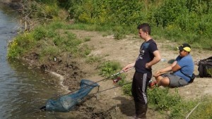 Откриха риболовния сезон край Места
