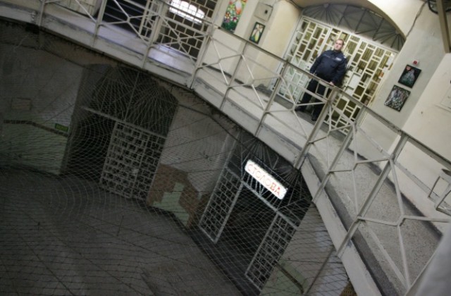 Затворници с 62 000 лева обезщетения заради мизерни килии