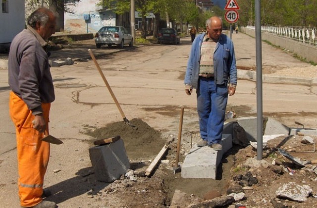 Какво трябва да се знае при работа в жегите?