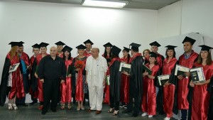 Абсолвенти от ВСУ в Кюстендил получиха дипломите си на тържествена