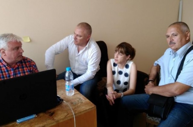 Евгени Стоев се срещна с жители на Полски Тръмбеш и Раданово