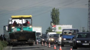 Ремонтът на тунела при Железница предизвика огромни задръствания АПИ обяви