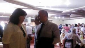 Депутат с дарение за пенсионери