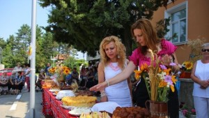 С празник на житото и хляба откриха жътвата в Новград