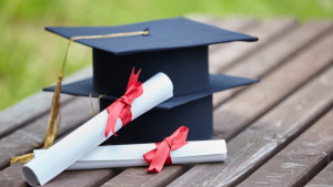 Засега българските студенти във Великобритания запазват статуквото за обучение