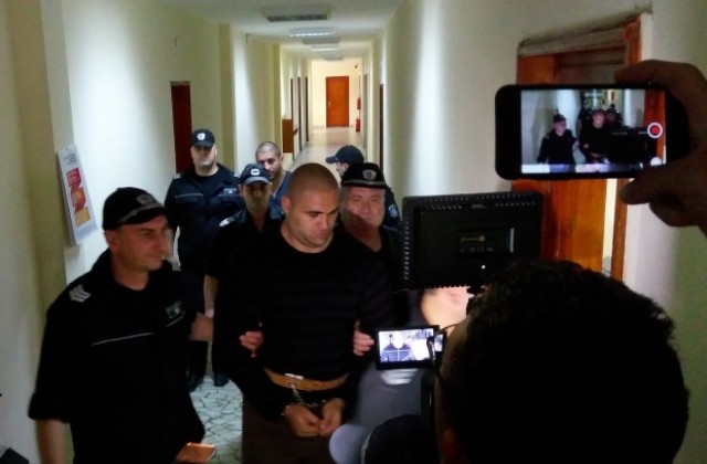 Прокурор: Как Желязков ще извади пистолет с пура в ръката?