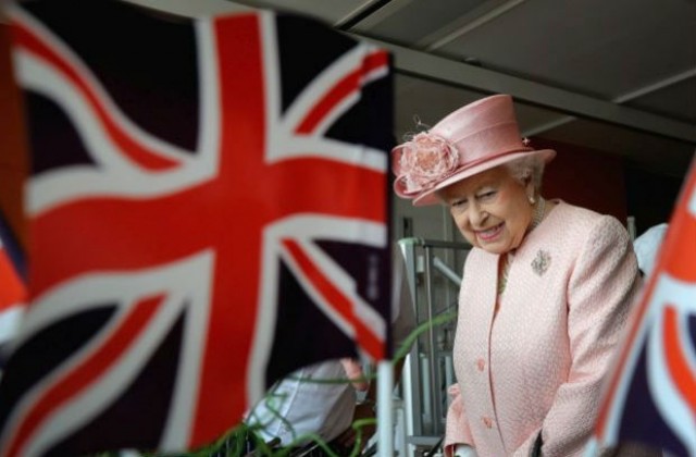 Шарли ебдо подигра кралица Елизабет заради Брекзит