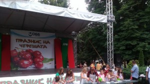 Подреждат уникални щандове за Празника на черешата ще има и