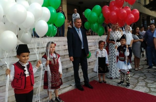 Откриха театралните празници в Разлог