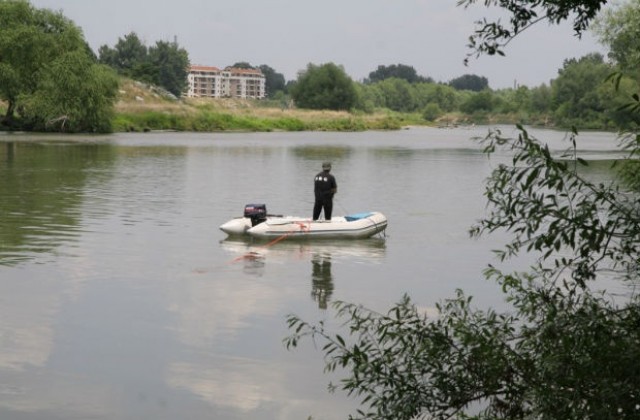 Шести ден търсят изчезналия в река Марица 19-годишен младеж