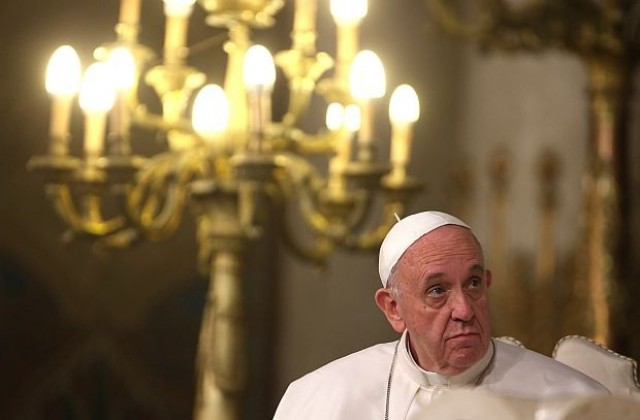 Папата: Църквата трябва да иска прошка от гейовете