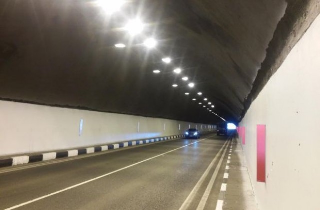 Пуснаха движението през тунела край Железница на Е-79
