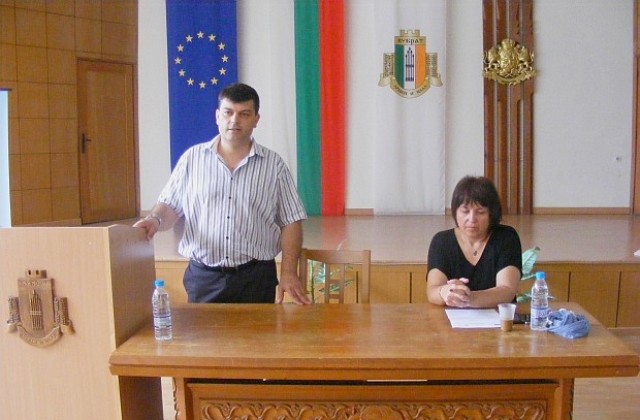 30 младежи започват работа като озеленители по проект на Агробизнесцентър Кубрат