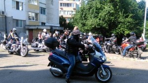 Меле между проукраинци и симпатизанти нищо общо с рокерите снимки