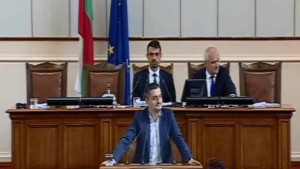 Кирил Добрев Кунева ни връща във времето на Вишински