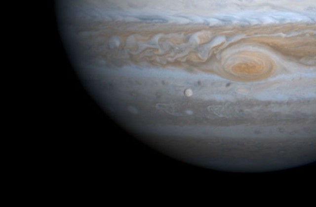 Космическата сонда Юнона влиза в тайните на Юпитер