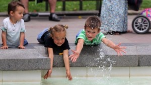 Юли настъпва със слънце