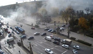 Автобус се запали на Орлов мост