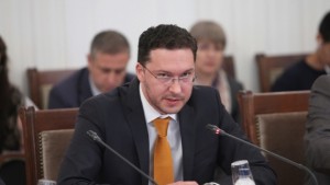 Министър Митов се надява да обсъди Южен поток със Сергей