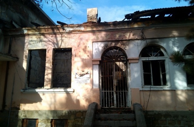 Ремонтират по „Красива България” изгорялото кметство в с. Рогозиново