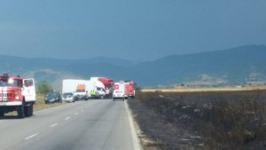Мълния предизвика пожар а той ПТП на Самоковско шосе