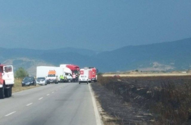Мълния предизвика пожар, а той ПТП на Самоковско шосе