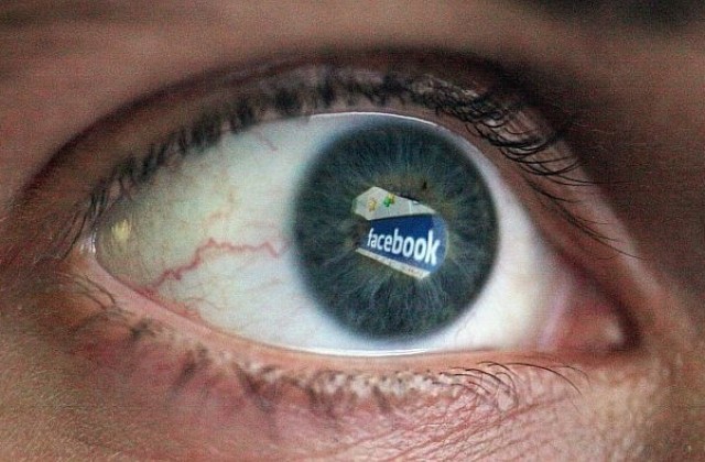 Израелският вътрешен министър нарече Фейсбук чудовище