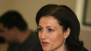 Депутати с отворено писмо до министър Десислава Танева
