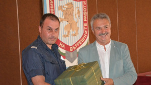Наградиха полицай
