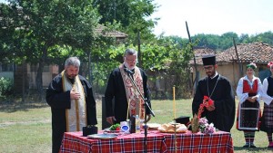 Стартира градежът на две църкви в тошевските села Калина и