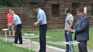 Полицаи демонстрираха точен мерник в турнир