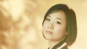 Шест млади флейтистки от Южна Корея свирят в последния за