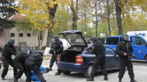 Командоси показват умения и оръжия
