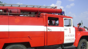 Полицията разследва пожар на четири гаража в смолянско село