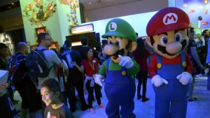 Супер Марио влиза в смартфоните с нов геймпад контролер