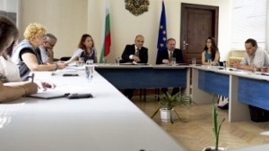 Създават обществени съвети в детските градини и училищата