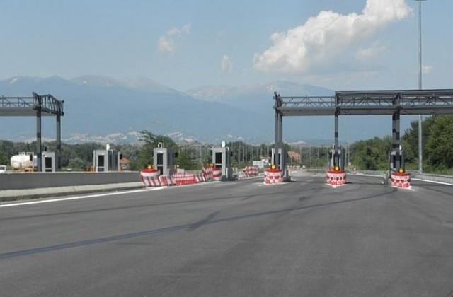 От днес ще плащаме за пътуване в Гърция