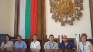 Физически лица и фирми желаещи разширяване на бизнеса си се
