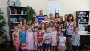 Изложба на рисунките от конкурса Русе моят град е подредена