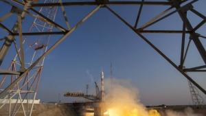 Екипажът на новата експедиция от Союз МС премина на борда