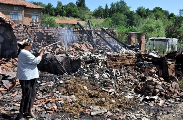 70-годишен с изгаряния при пожар в село Тракиец